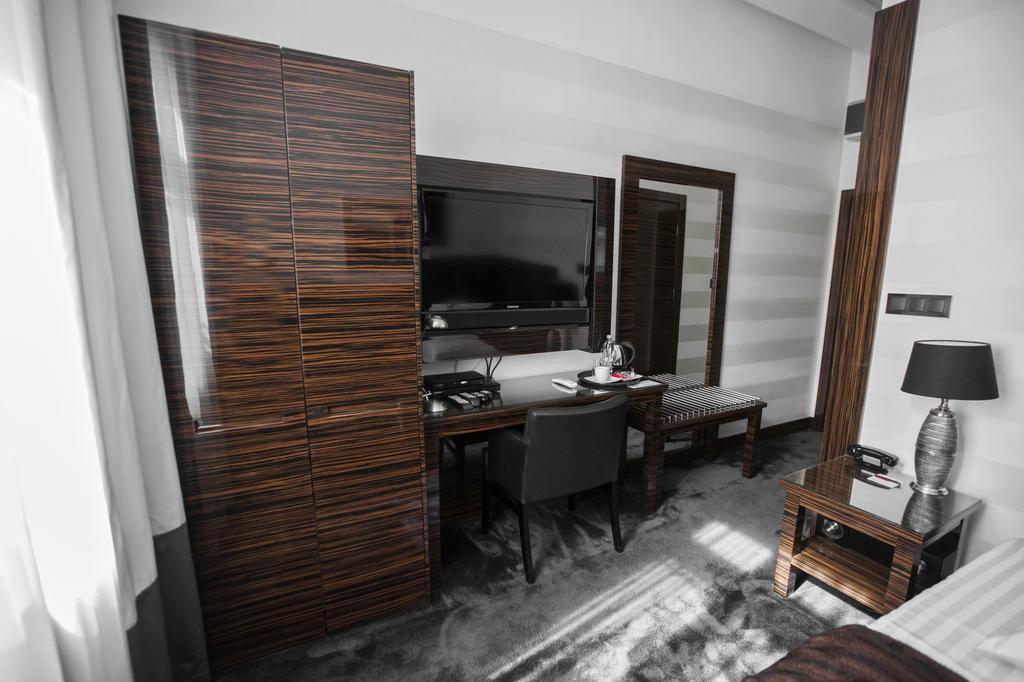 Hotel Europa Каліш Екстер'єр фото